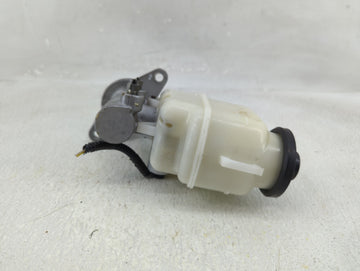 2013-2018 Toyota Rav4 Brake Master Cylinder