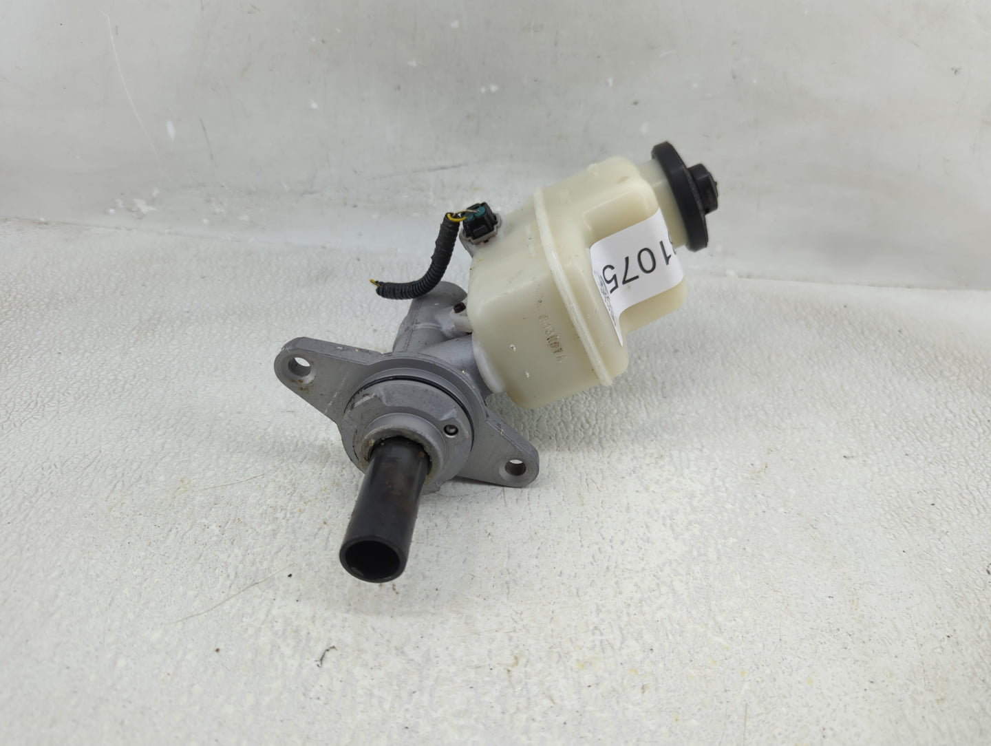 2013-2018 Toyota Rav4 Brake Master Cylinder - Oemusedautoparts1.com