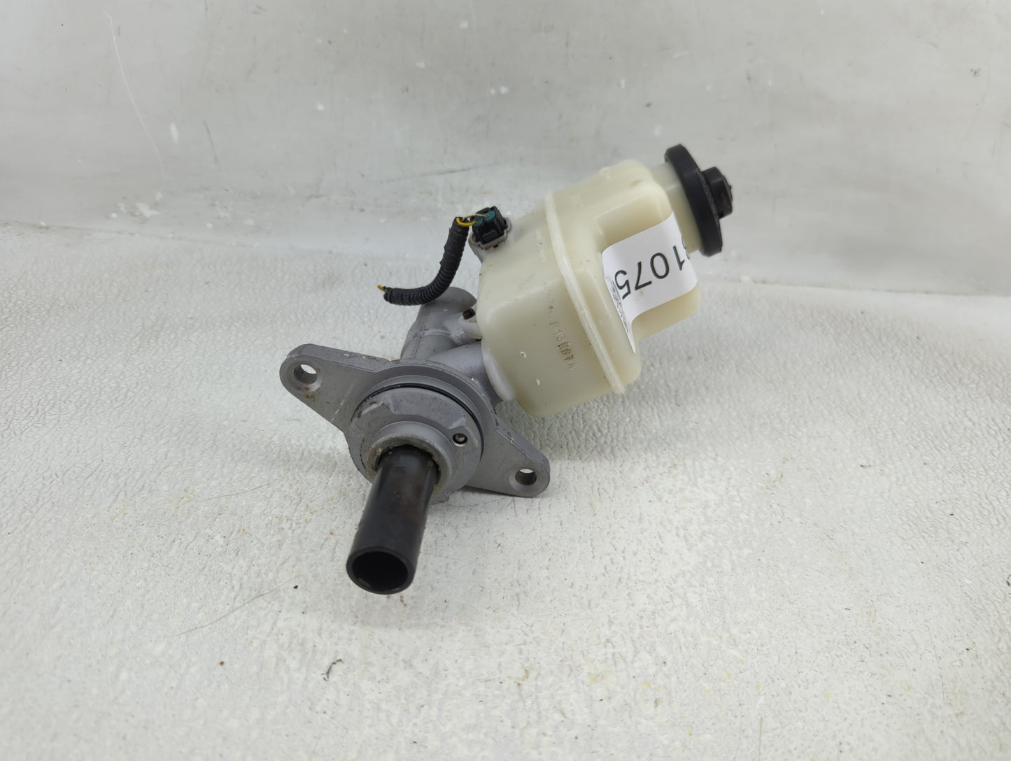 2013-2018 Toyota Rav4 Brake Master Cylinder - Oemusedautoparts1.com
