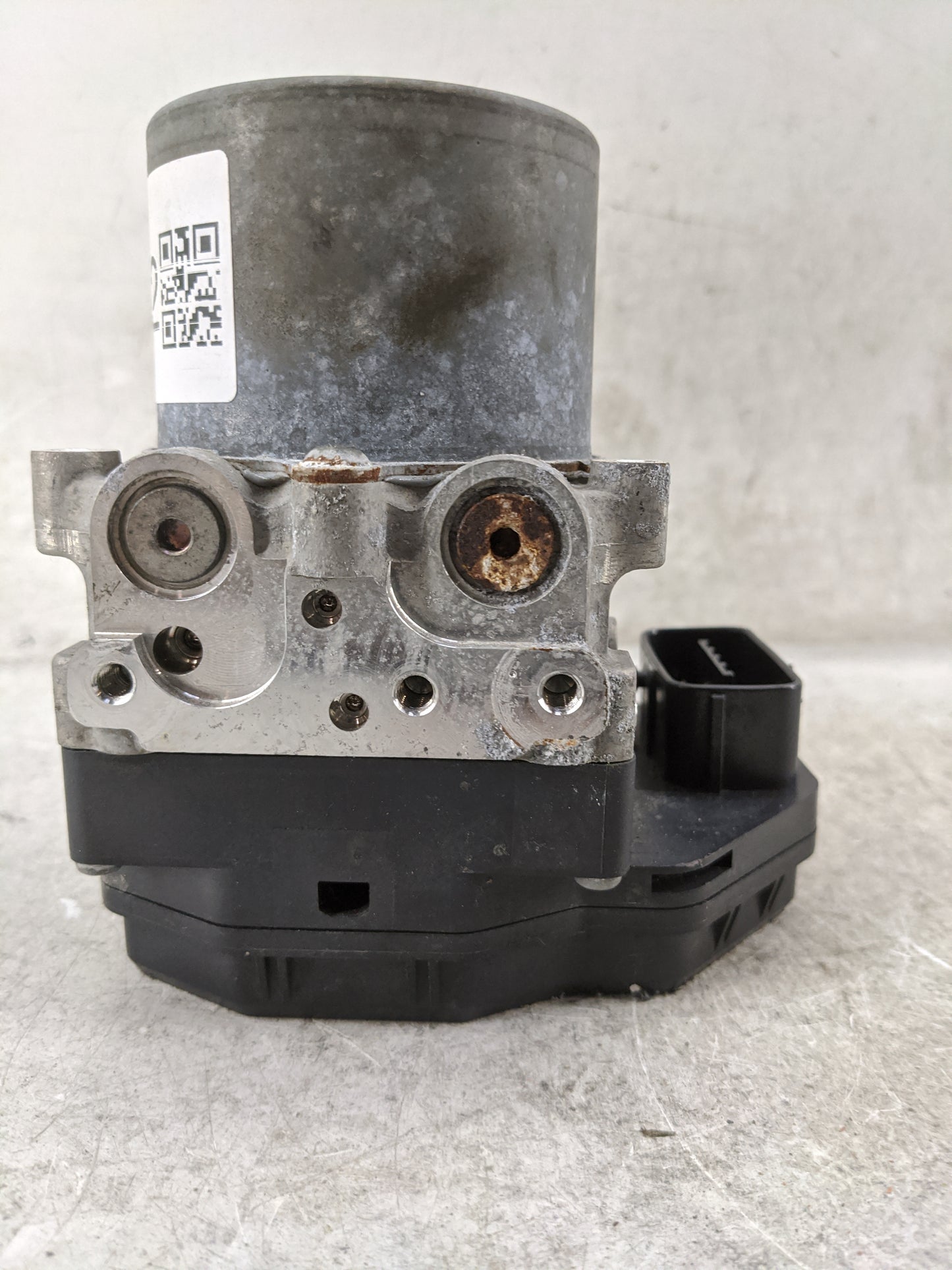 2013-2014 Toyota Rav4 ABS Pump Control Module Replacement Fits Fits 2013 2014 OEM Used Auto Parts - Oemusedautoparts1.com