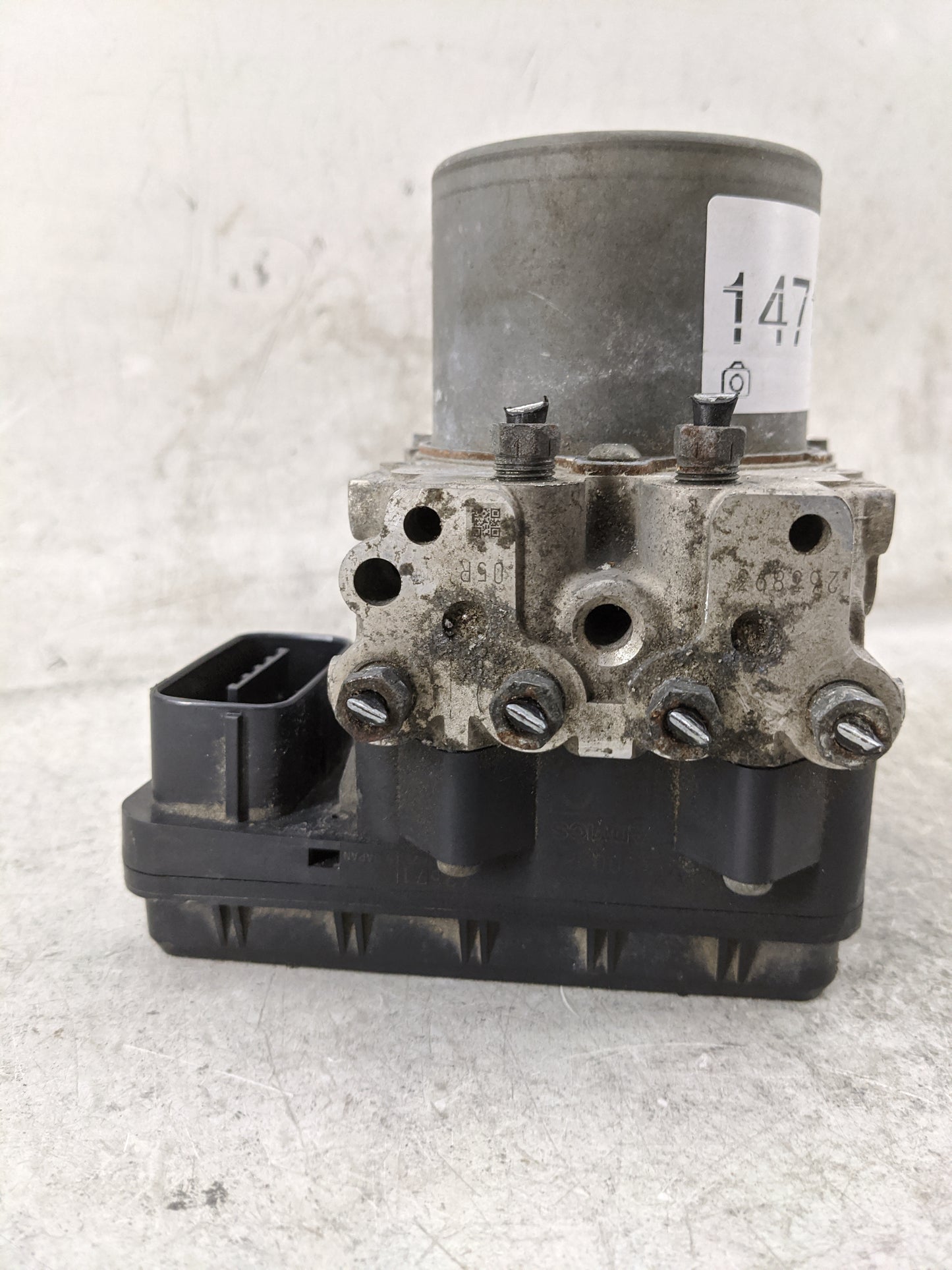 2013-2014 Toyota Rav4 ABS Pump Control Module Replacement Fits Fits 2013 2014 OEM Used Auto Parts - Oemusedautoparts1.com