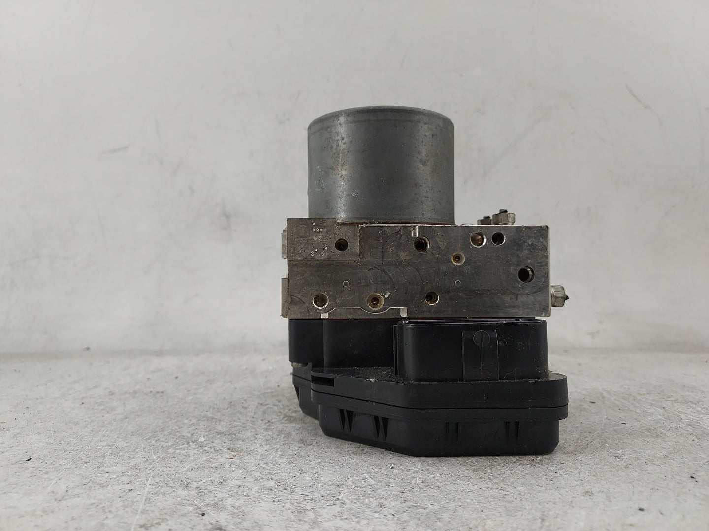 2013-2014 Toyota Rav4 ABS Pump Control Module Replacement P/N:89541-0R061 116040-36450 Fits Fits 2013 2014 OEM Used Auto Par