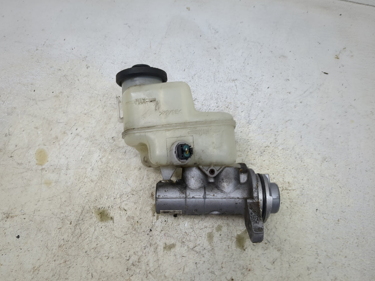 2006-2018 Toyota Rav4 Brake Master Cylinder 1513280 - Oemusedautoparts1.com