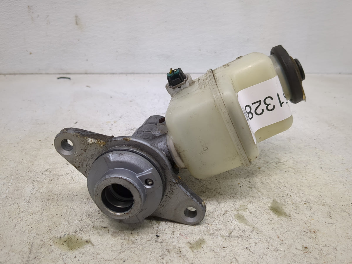 2006-2018 Toyota Rav4 Brake Master Cylinder 1513280 - Oemusedautoparts1.com