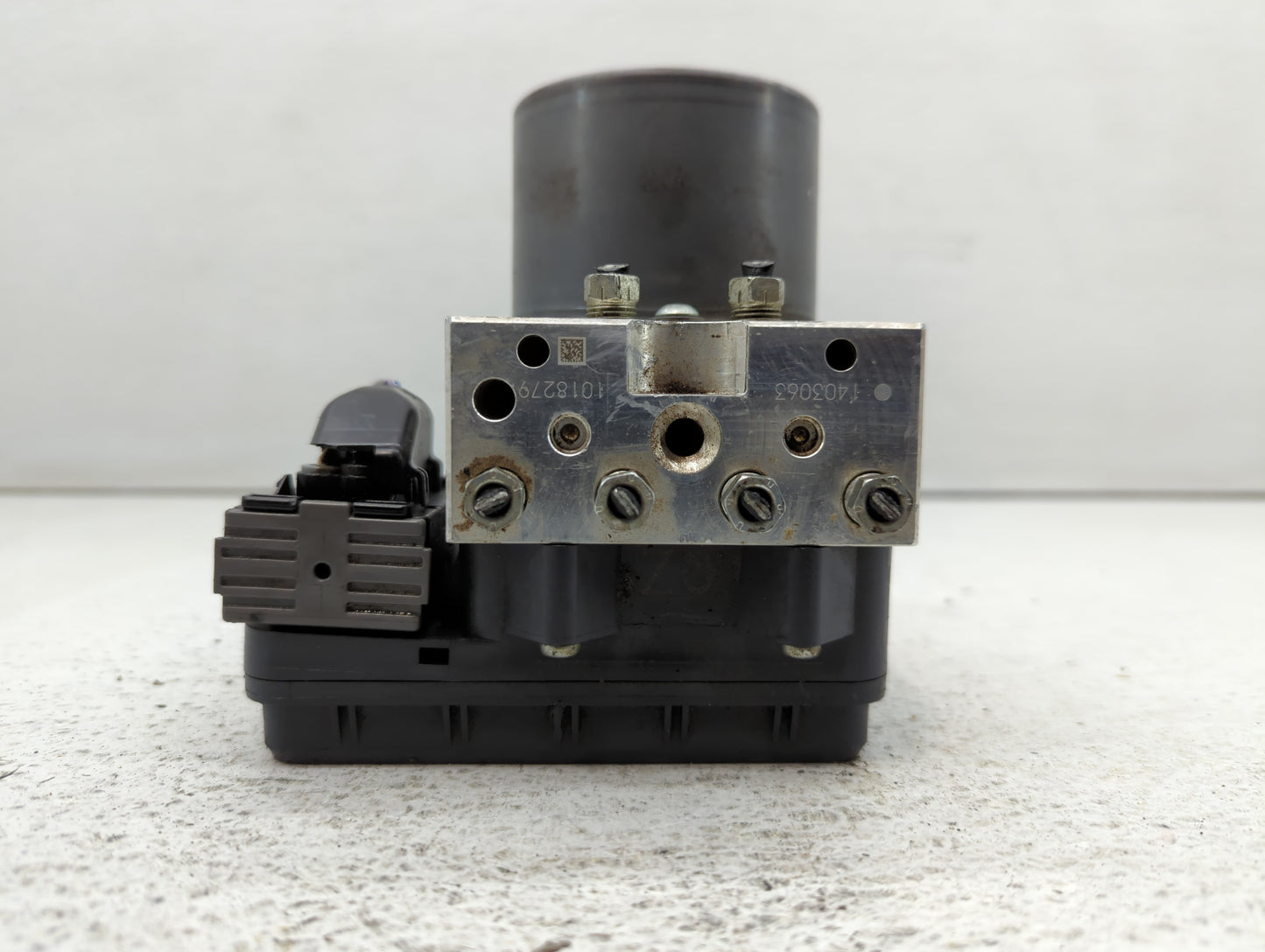2013-2014 Toyota Rav4 ABS Pump Control Module Replacement Fits Fits 2013 2014 OEM Used Auto Parts - Oemusedautoparts1.com