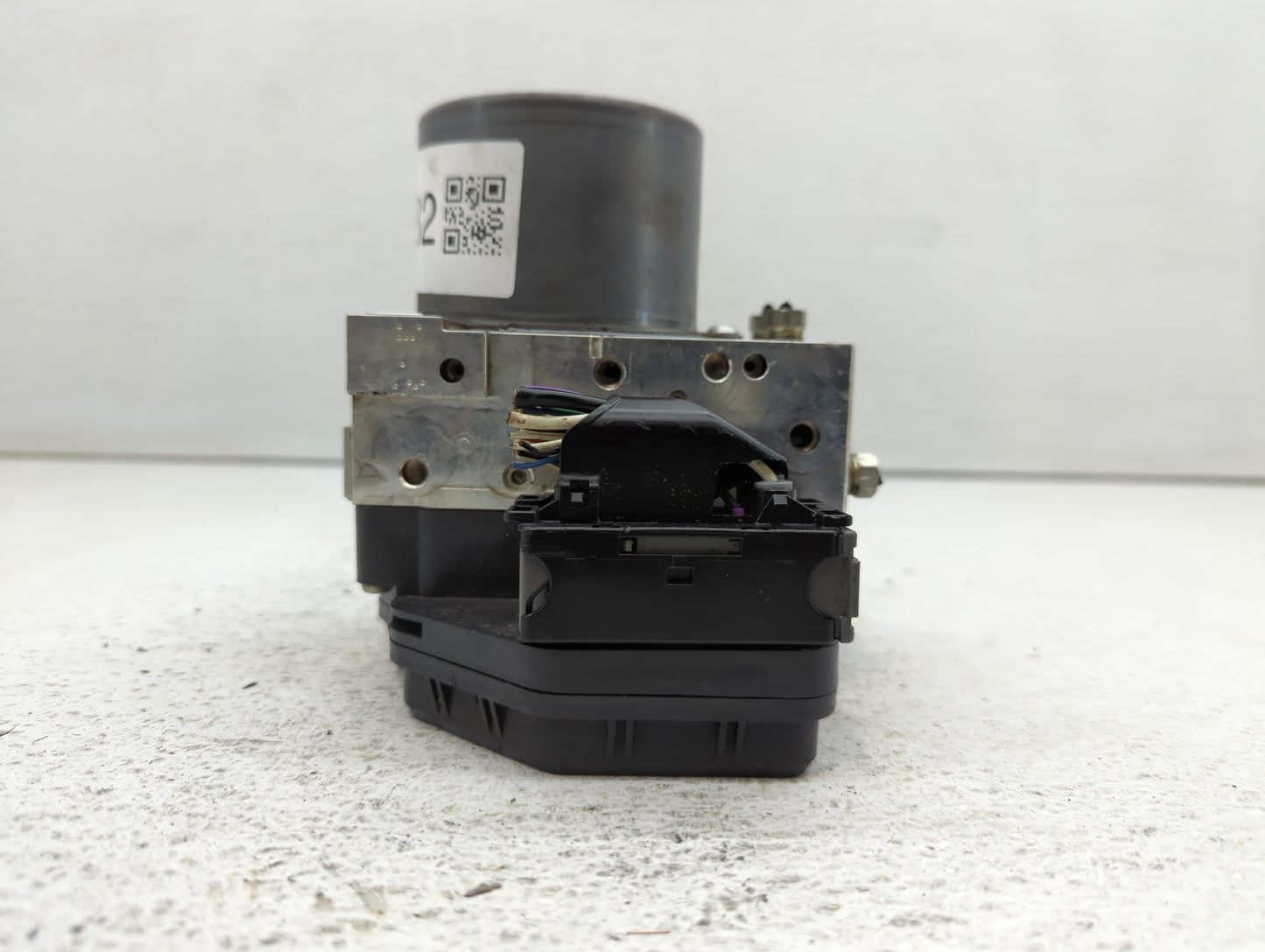 2013-2014 Toyota Rav4 ABS Pump Control Module Replacement Fits Fits 2013 2014 OEM Used Auto Parts - Oemusedautoparts1.com
