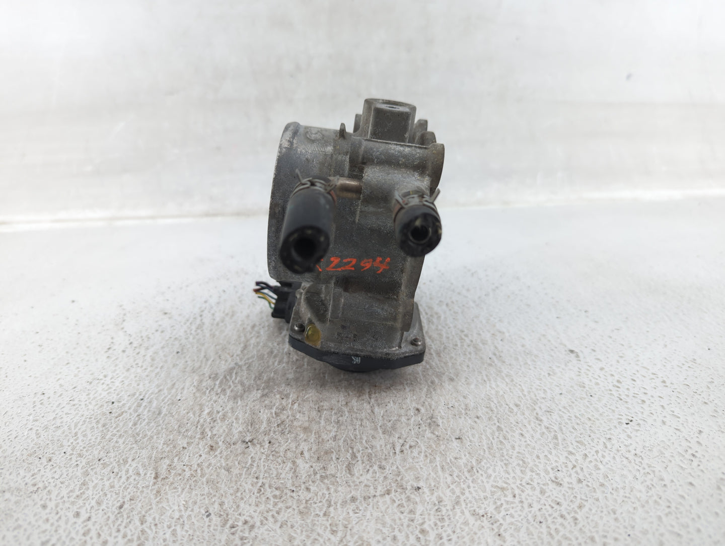 2009-2018 Toyota Rav4 Throttle Body P/N:22030-0V010 Fits Fits 2009 2010 2011 2012 2013 2014 2015 2016 2017 2018 2019 OEM Use