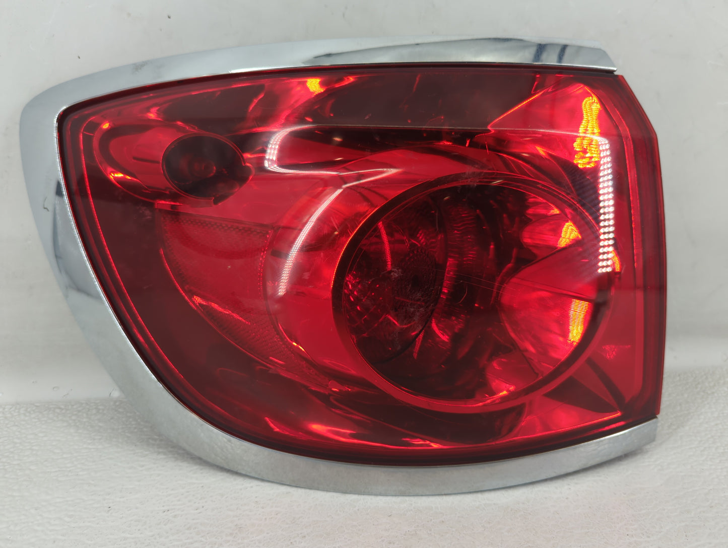 2013-2015 Toyota Rav4 Tail Light Assembly Driver Left OEM P/N:25954941 Fits Fits 2013 2014 2015 OEM Used Auto Parts - Oemuse
