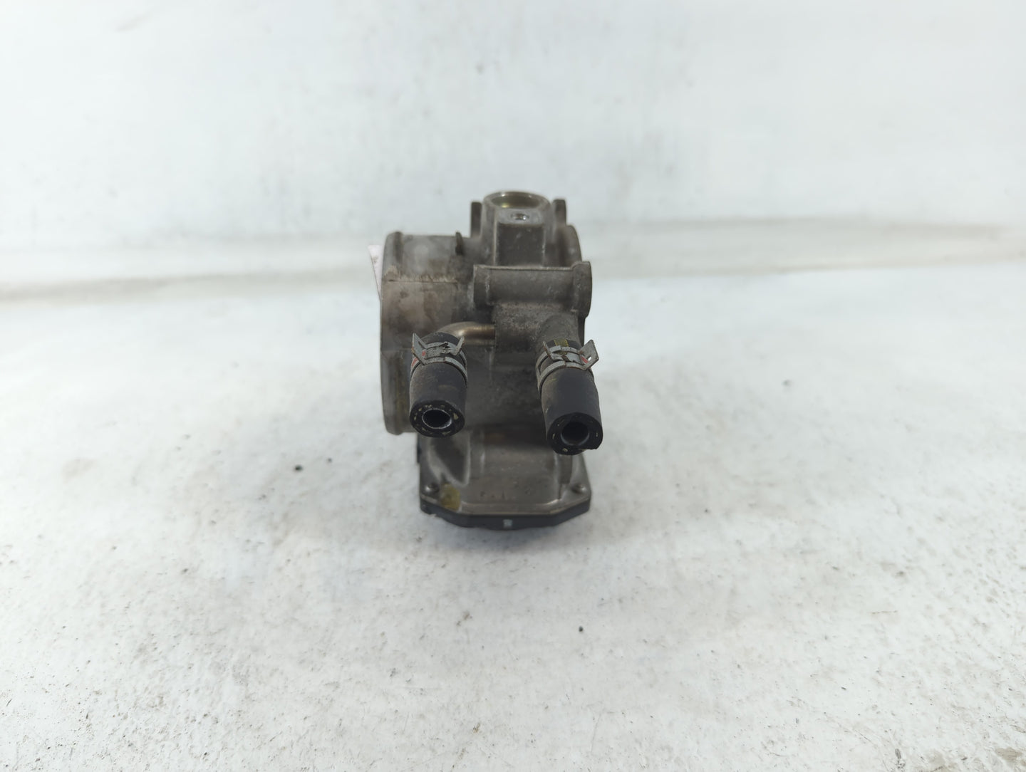 2009-2018 Toyota Rav4 Throttle Body P/N:22030-0V010 Fits Fits 2009 2010 2011 2012 2013 2014 2015 2016 2017 2018 2019 OEM Use
