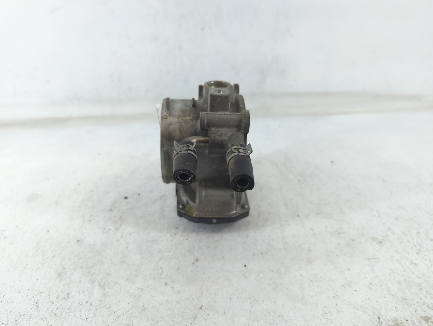 2009-2018 Toyota Rav4 Throttle Body P/N:22030-0V010 Fits Fits 2009 2010 2011 2012 2013 2014 2015 2016 2017 2018 2019 OEM Use