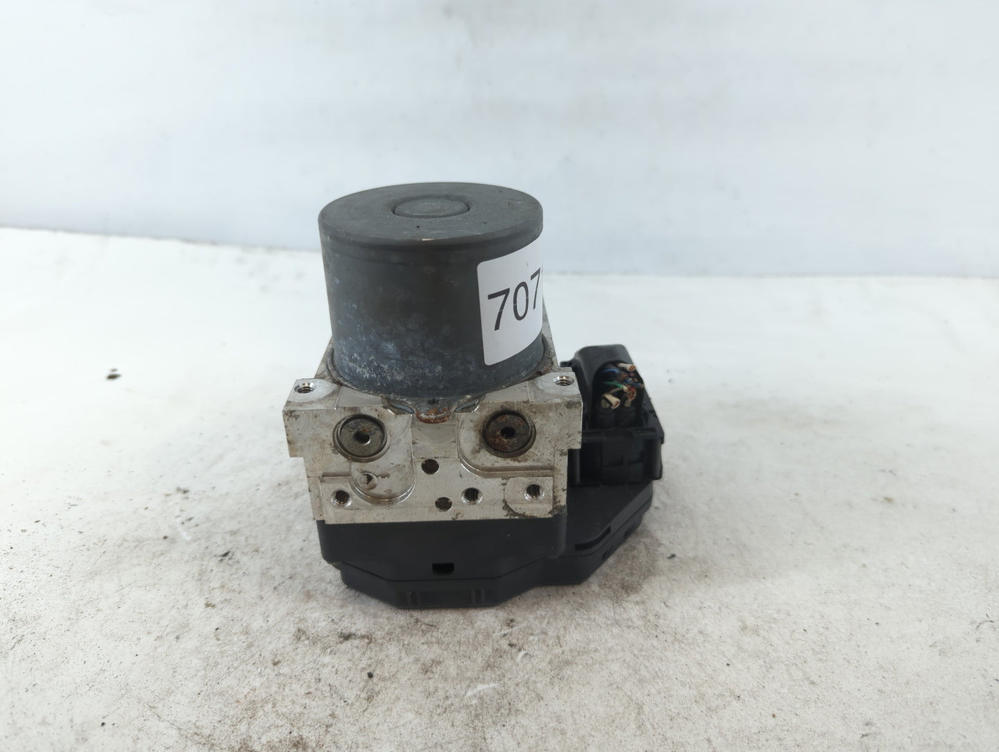 2013-2014 Toyota Rav4 ABS Pump Control Module Replacement Fits Fits 2013 2014 OEM Used Auto Parts - Oemusedautoparts1.com