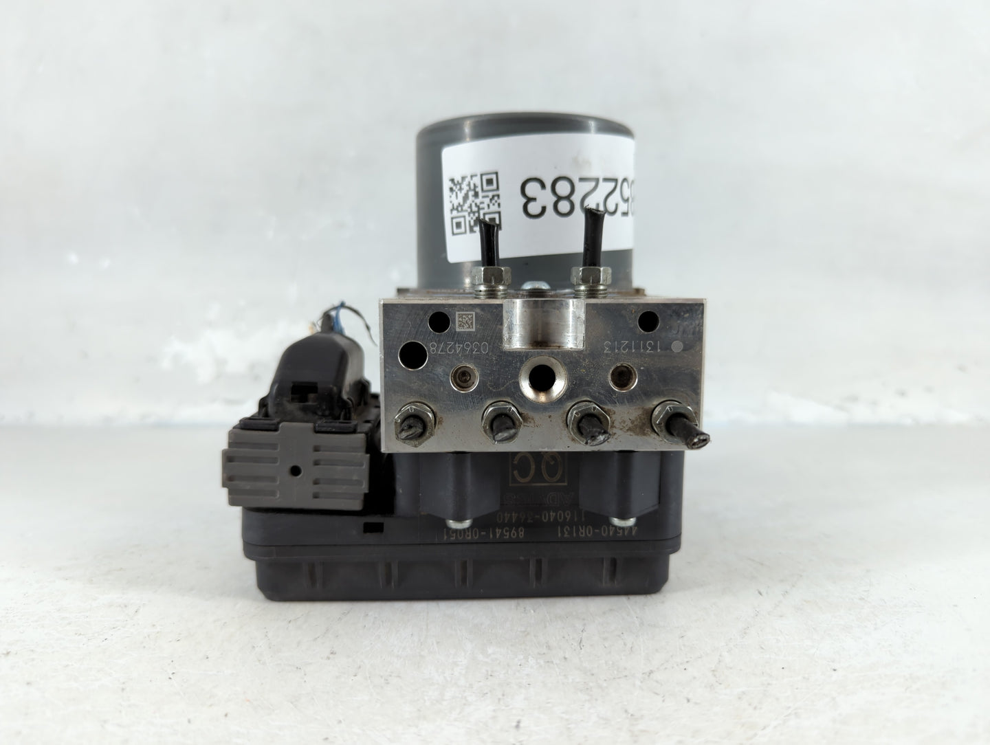 2013-2014 Toyota Rav4 ABS Pump Control Module Replacement P/N:89541-0R051 44540-0R131 Fits Fits 2013 2014 OEM Used Auto Part