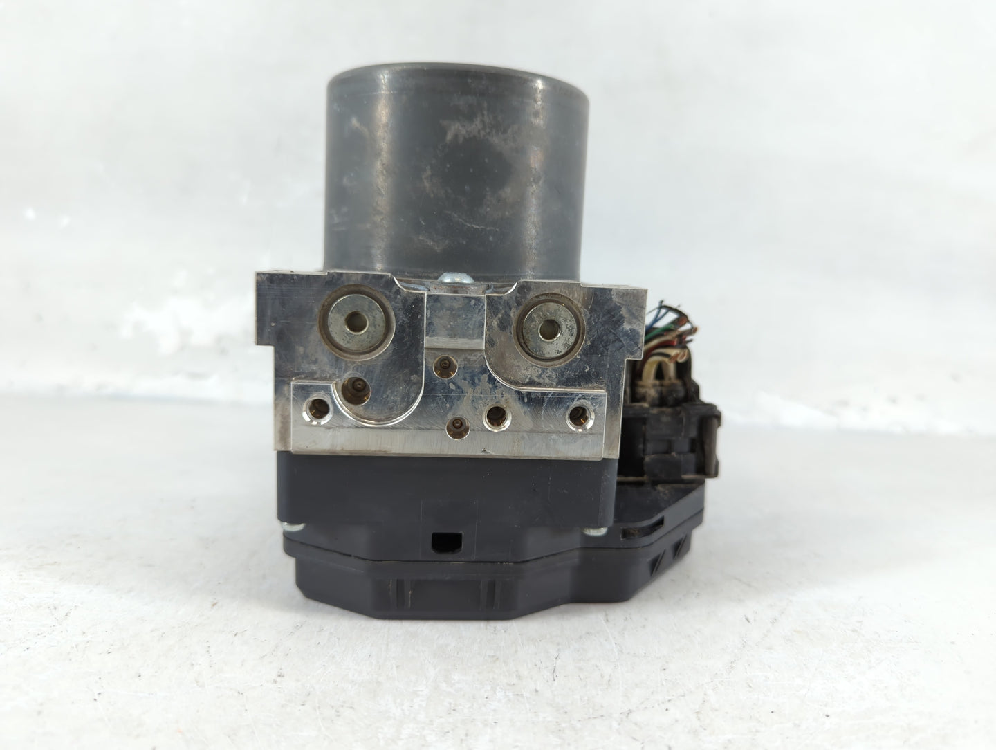 2013-2014 Toyota Rav4 ABS Pump Control Module Replacement P/N:89541-0R051 44540-0R131 Fits Fits 2013 2014 OEM Used Auto Part