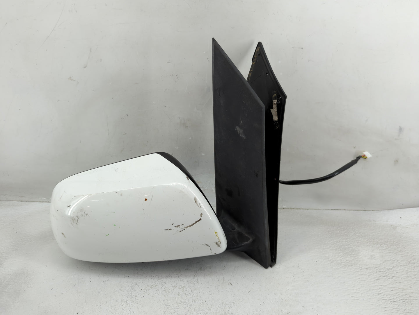 2013-2014 Toyota Sienna Passenger Side View Mirror - Right Door Mirror OEM Used - Oemusedautoparts1.com