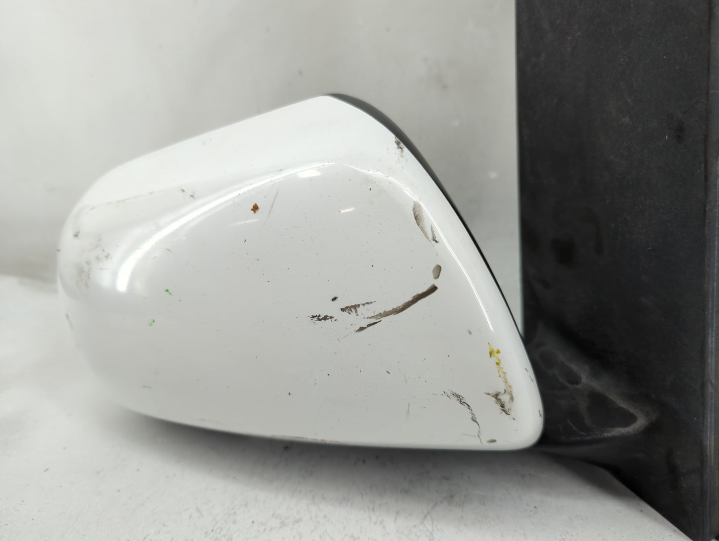2013-2014 Toyota Sienna Passenger Side View Mirror - Right Door Mirror OEM Used - Oemusedautoparts1.com
