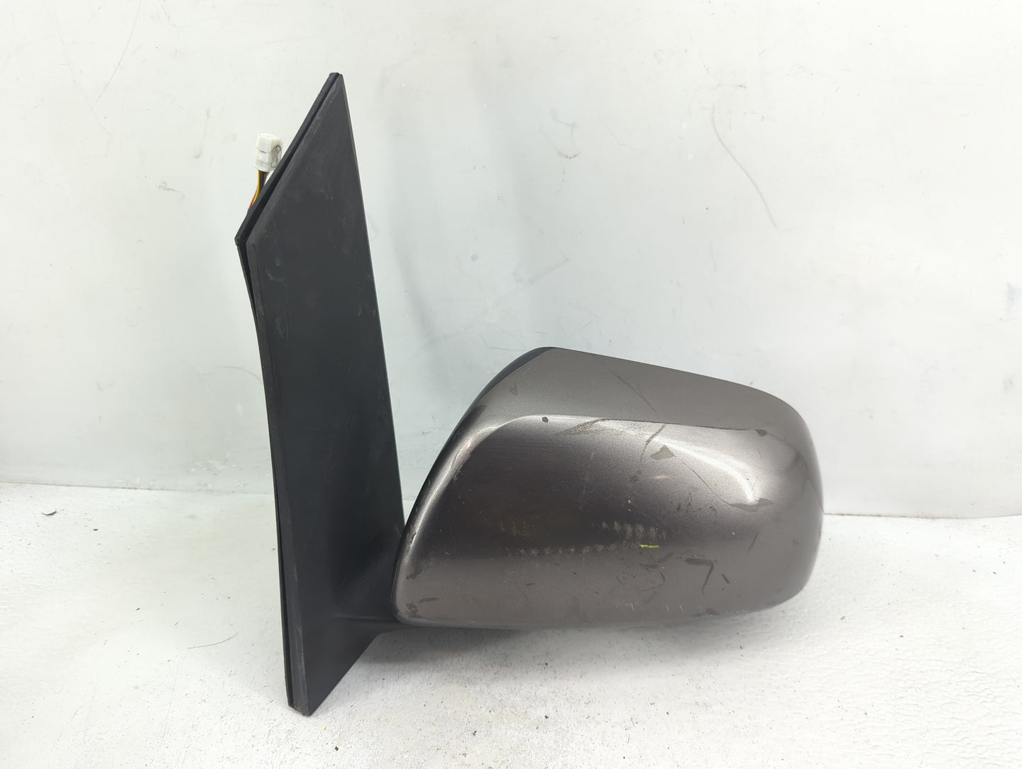 2013-2014 Toyota Sienna Driver Side View Mirror - Left Door Mirror OEM Used - Oemusedautoparts1.com