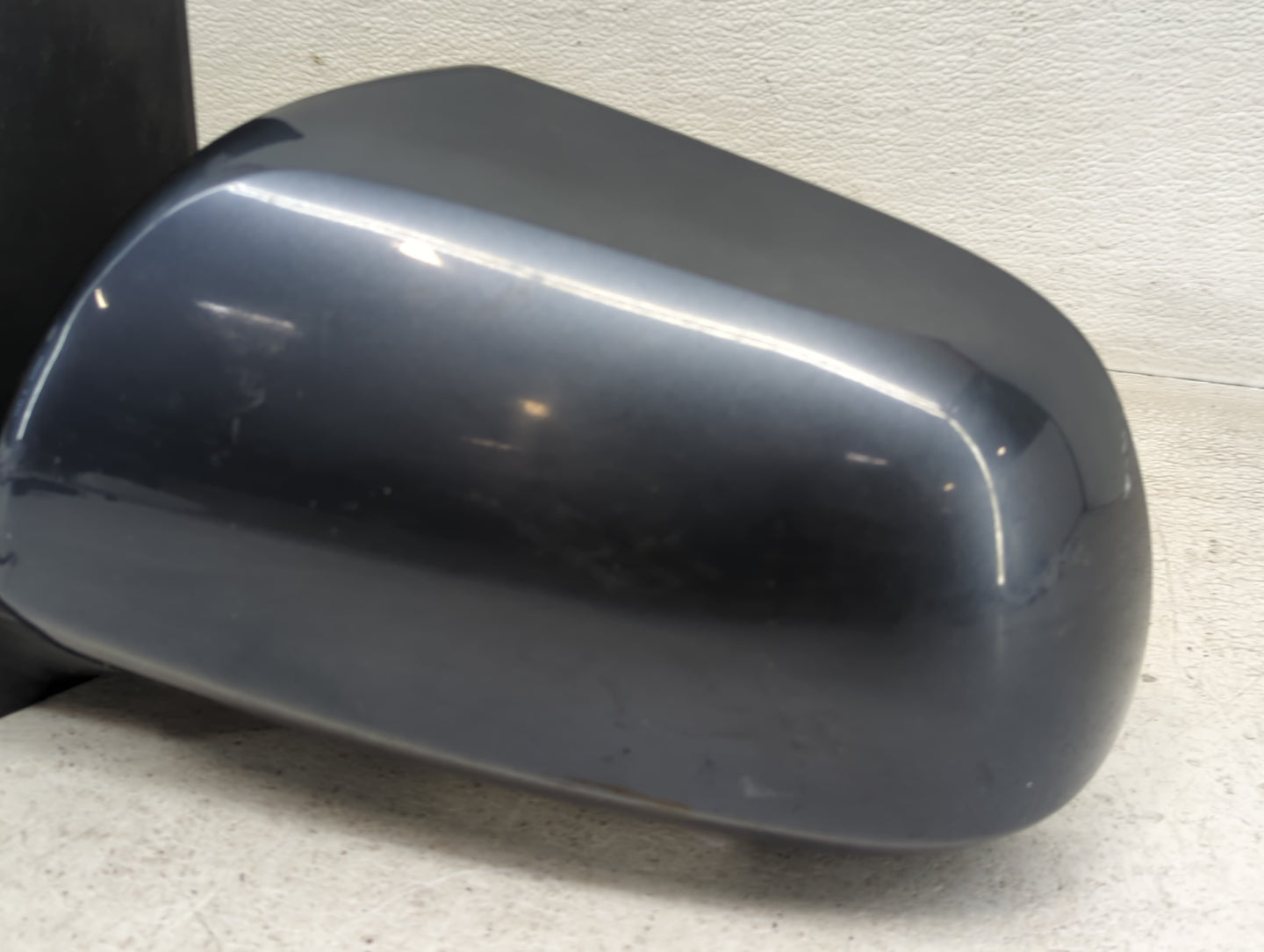 2013-2014 Toyota Sienna Driver Side View Mirror - Left Door Mirror OEM Used - Oemusedautoparts1.com