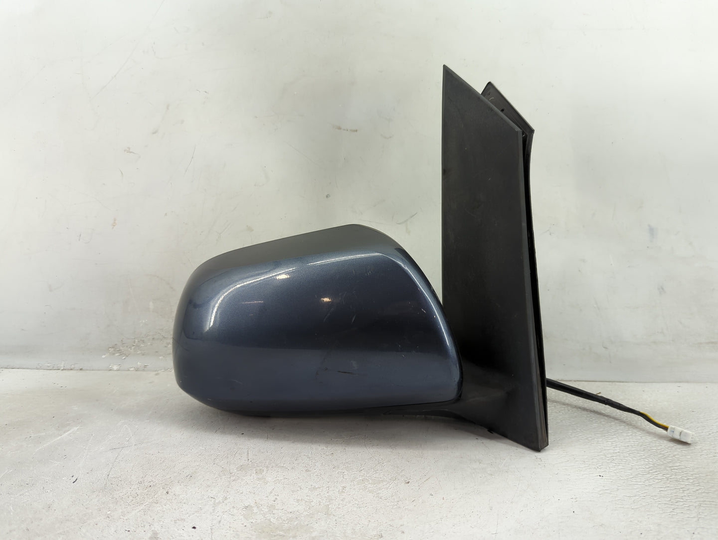 2013-2014 Toyota Sienna Passenger Side View Mirror - Right Door Mirror OEM Used - Oemusedautoparts1.com