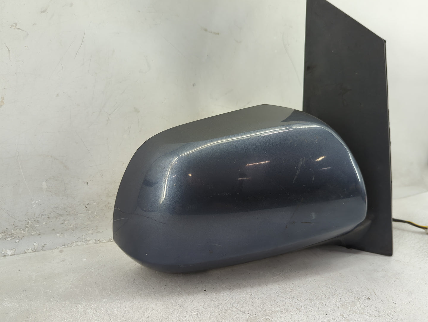 2013-2014 Toyota Sienna Passenger Side View Mirror - Right Door Mirror OEM Used - Oemusedautoparts1.com