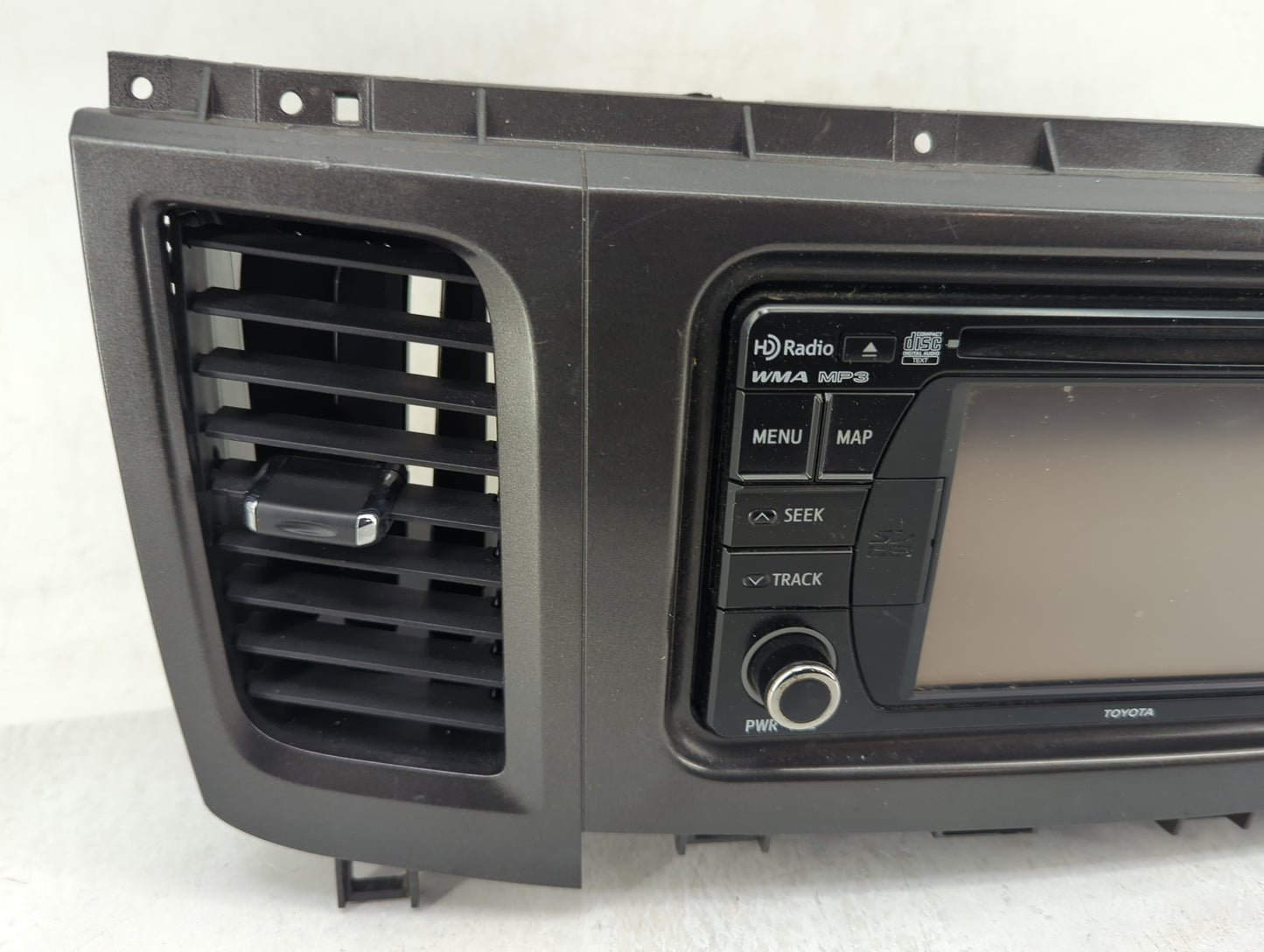 2013-2014 Toyota Sienna Radio AM FM Cd Player Receiver Replacement P/N:86120-YY111 Fits Fits 2013 2014 OEM Used Auto Parts -