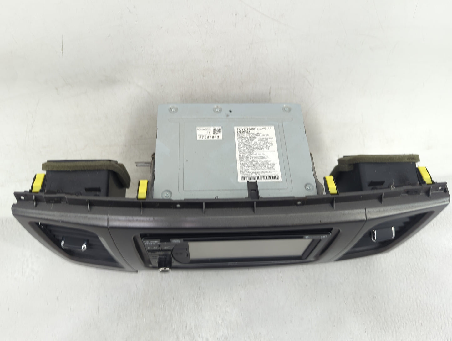2013-2014 Toyota Sienna Radio AM FM Cd Player Receiver Replacement P/N:86120-YY111 Fits Fits 2013 2014 OEM Used Auto Parts -
