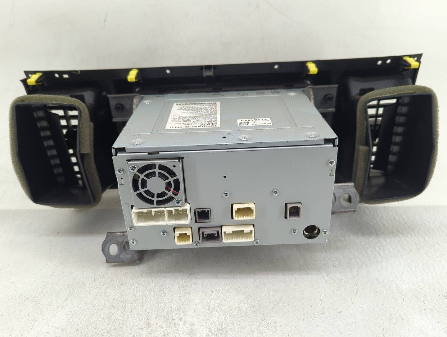 2013-2014 Toyota Sienna Radio AM FM Cd Player Receiver Replacement P/N:86120-YY111 Fits Fits 2013 2014 OEM Used Auto Parts -