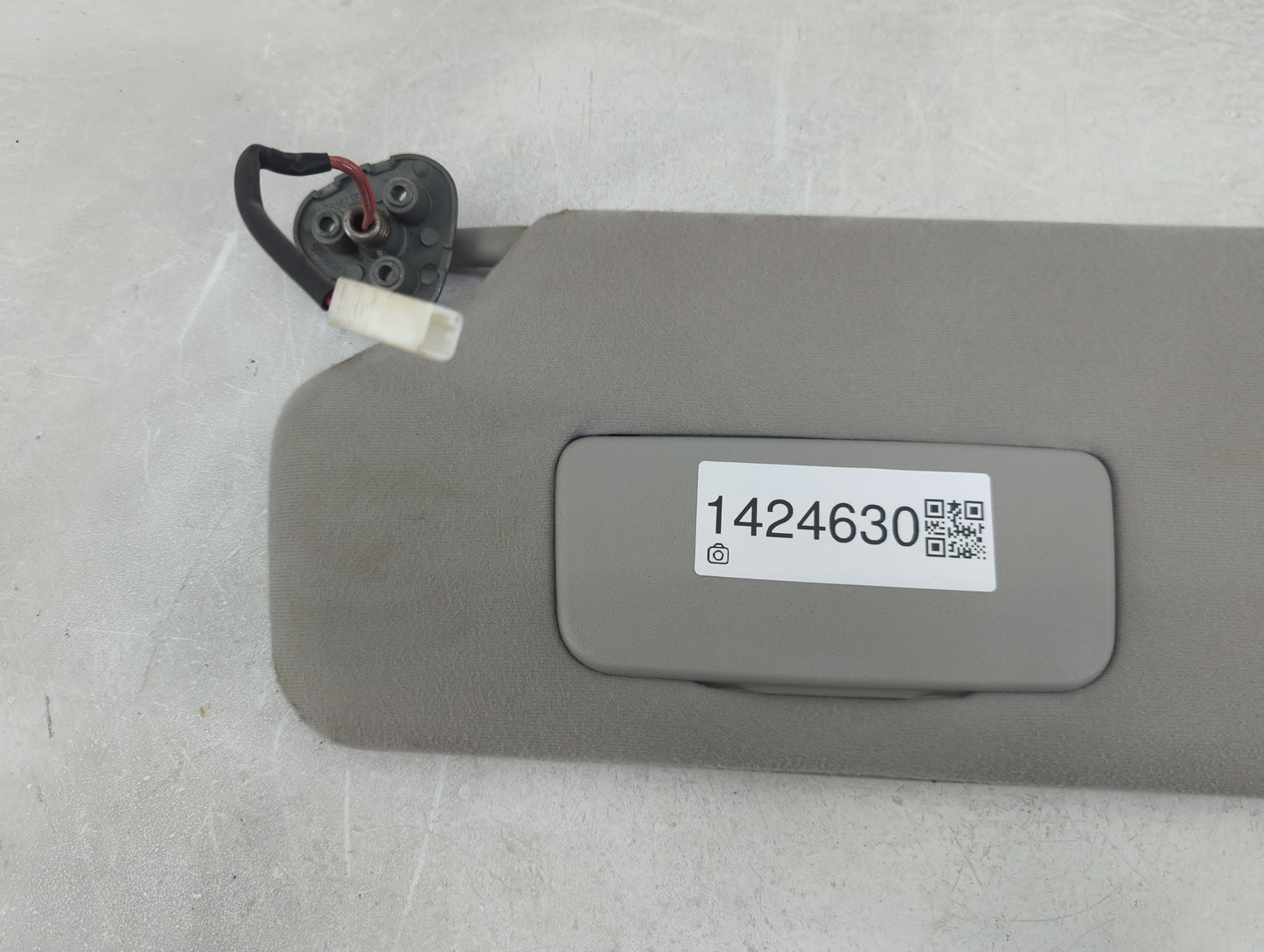 2011-2014 Toyota Sienna Sun Visor Shade Replacement Driver Left Mirror Fits Fits 2011 2012 2013 2014 OEM Used Auto Parts - O