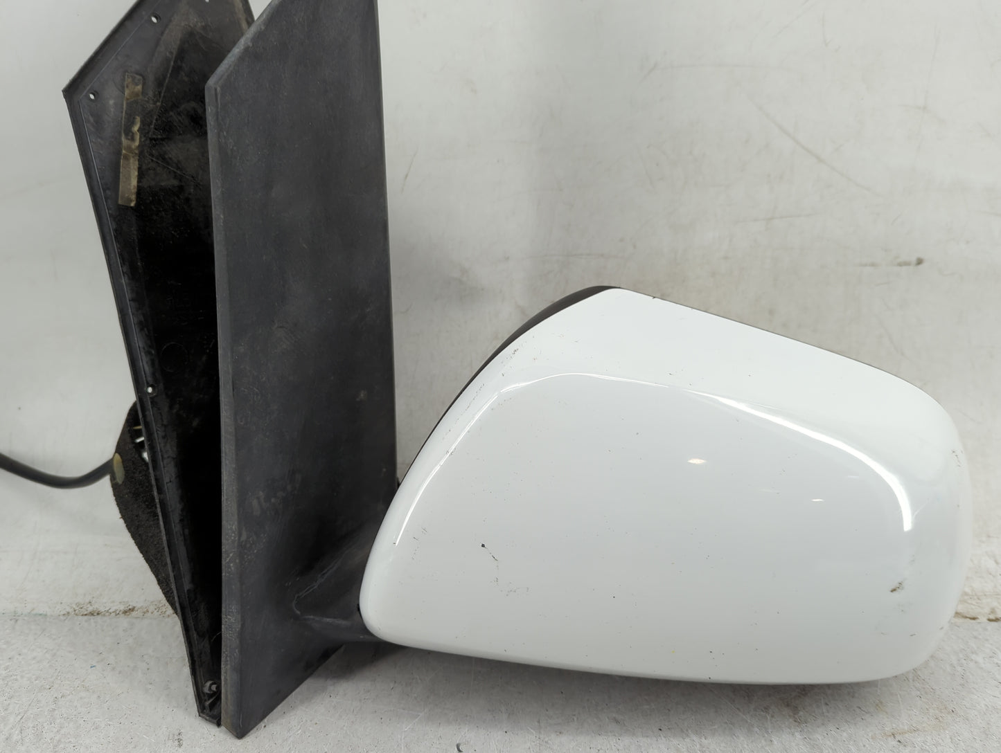 2013-2014 Toyota Sienna Driver Side View Mirror - Left Door Mirror OEM Used - Oemusedautoparts1.com