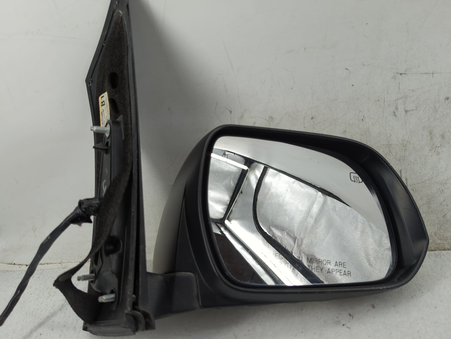 2013-2014 Toyota Sienna Passenger Side View Mirror - Right Door Mirror OEM Used - Oemusedautoparts1.com