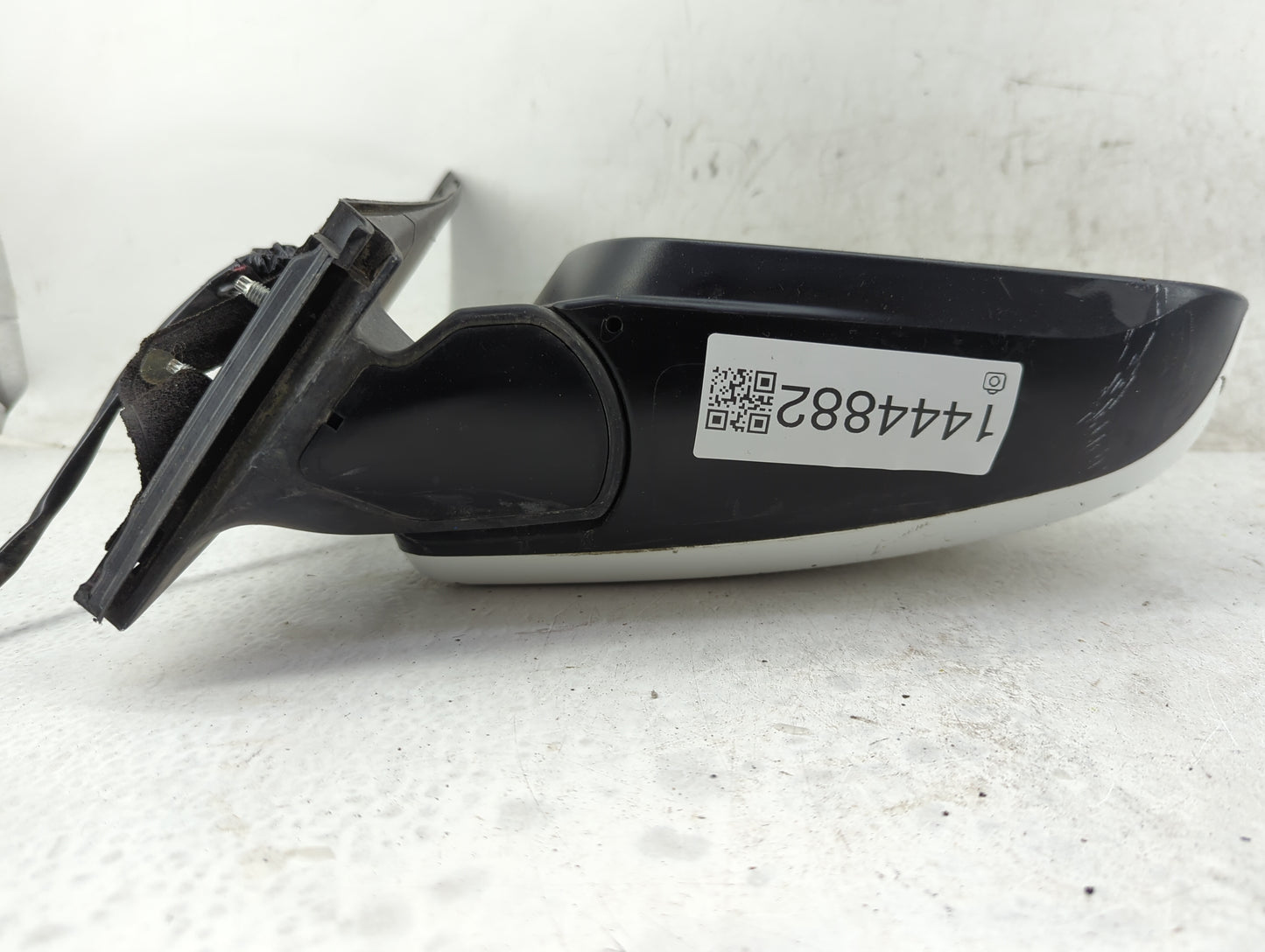 2013-2014 Toyota Sienna Passenger Side View Mirror - Right Door Mirror OEM Used - Oemusedautoparts1.com
