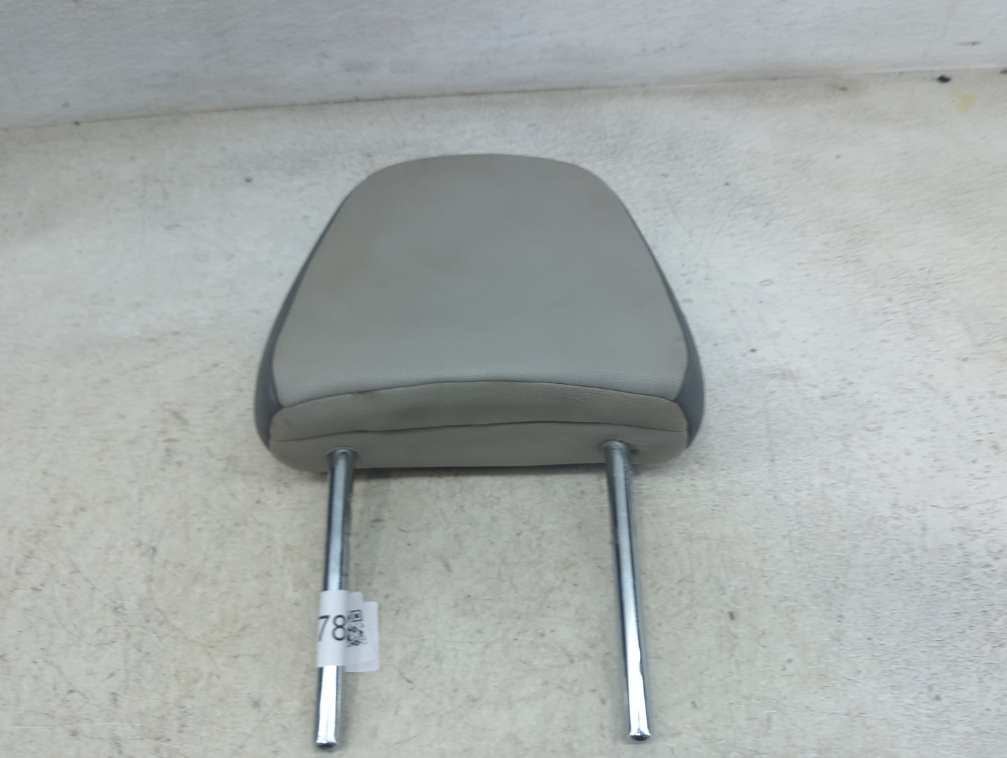 2014 Toyota Sienna Headrest Head Rest Front Driver Seat Gray - Oemusedautoparts1.com