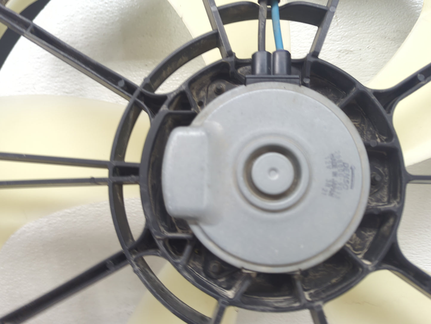 2014 Toyota Sienna Electric Radiator Cooling Fan Motor Assembly Fits OEM Used Auto Parts - Oemusedautoparts1.com