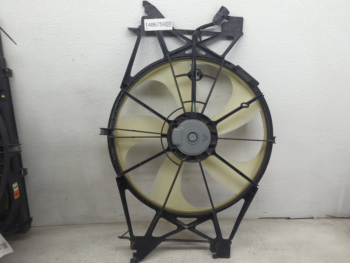 2014 Toyota Sienna Electric Radiator Cooling Fan Motor Assembly Fits OEM Used Auto Parts - Oemusedautoparts1.com