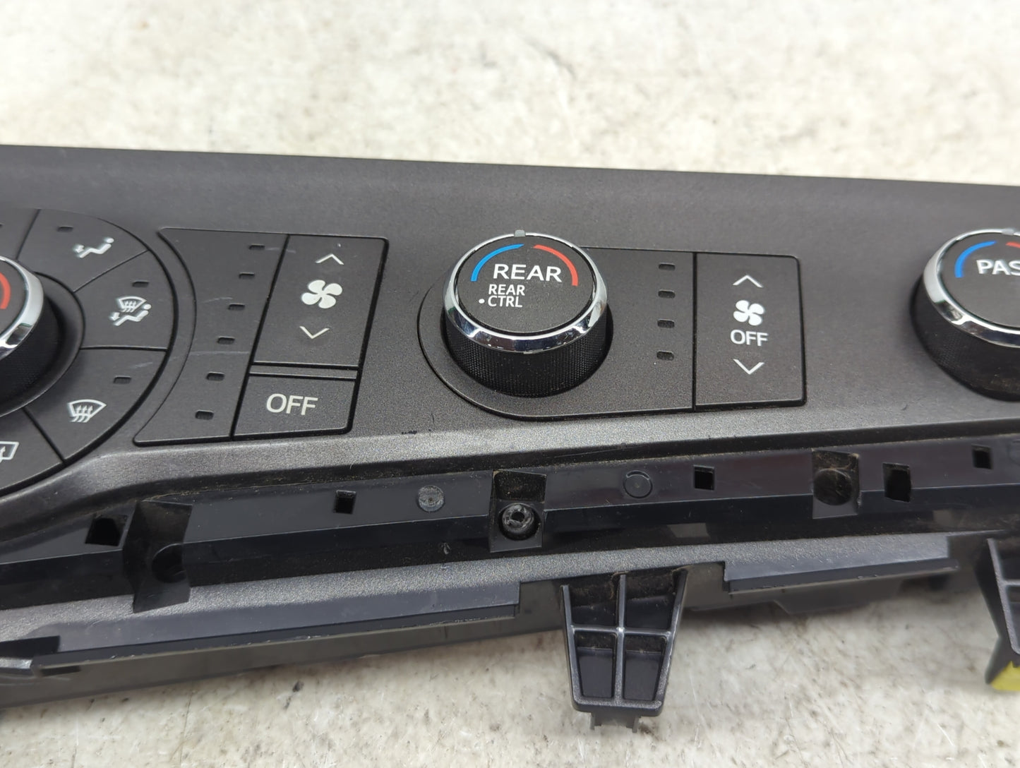 2011-2014 Toyota Sienna Climate Control Module Temperature AC/Heater Replacement P/N:1F28 20900A4AGM 55900-08141-B0 Fits OEM