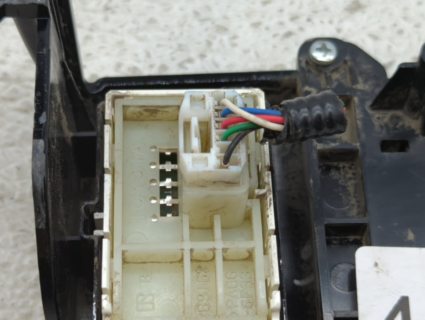 2011-2014 Toyota Sienna Information Display Screen - Oemusedautoparts1.com