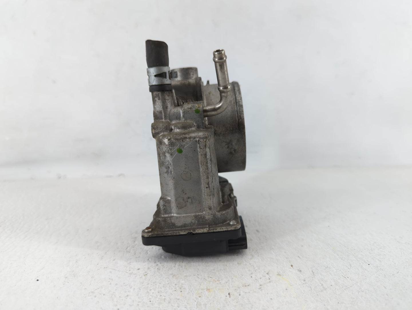 2007-2016 Toyota Sienna Throttle Body P/N:22030-0P050 Fits OEM Used Auto Parts - Oemusedautoparts1.com
