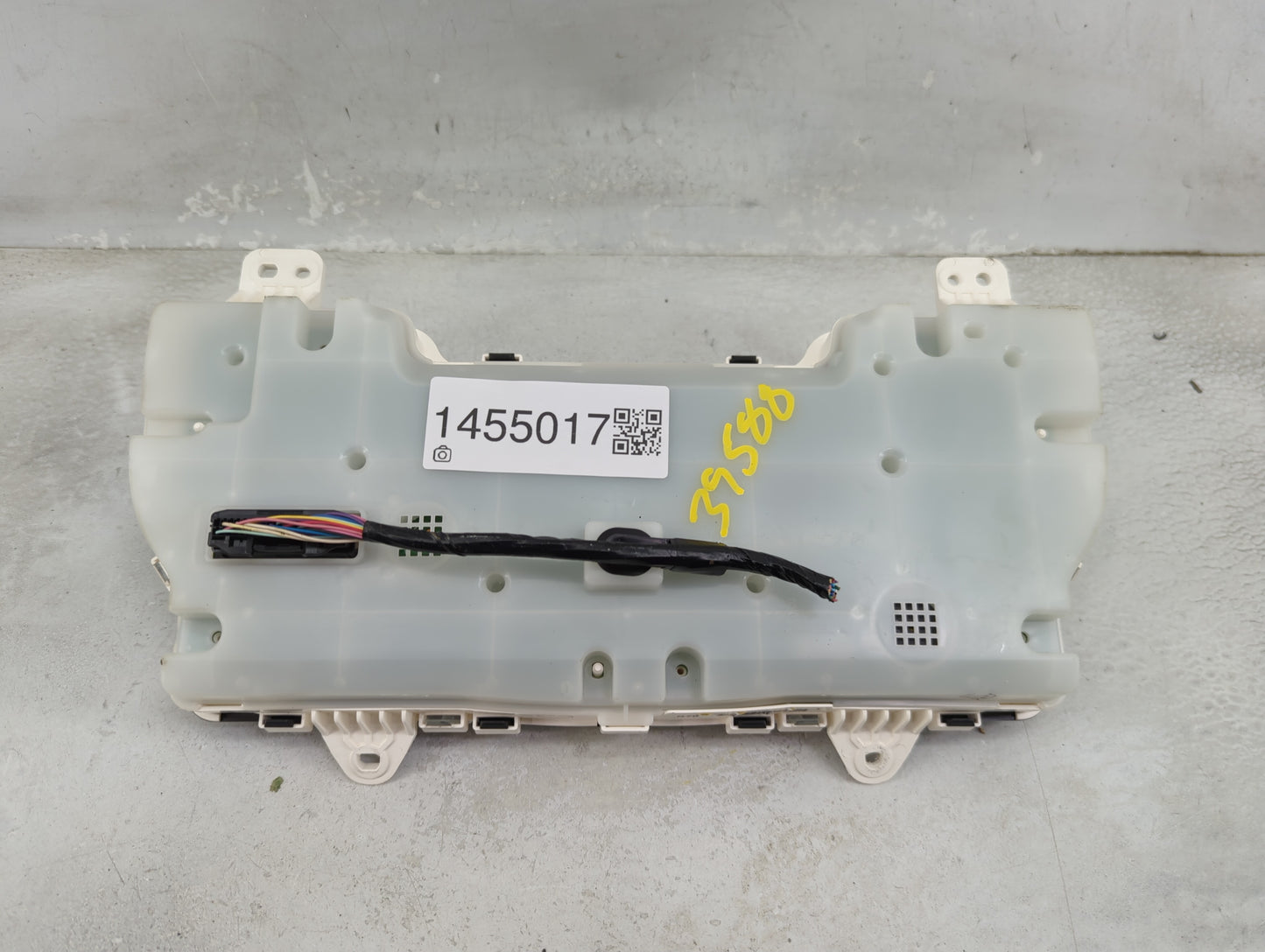 2014 Toyota Tundra Instrument Cluster Speedometer Gauges P/N:83800-0CN70-B 83800-0CN70, 69142-780A Miles: Fits OEM Used Auto