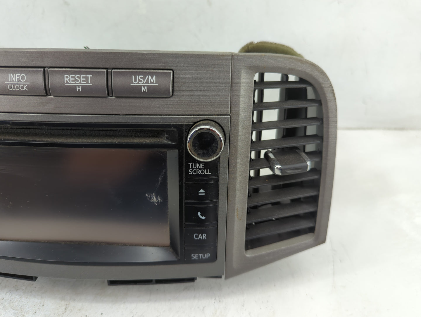 2013-2014 Toyota Venza Radio AM FM Cd Player Receiver Replacement P/N:68140-0T010 Fits Fits 2013 2014 OEM Used Auto Parts - 