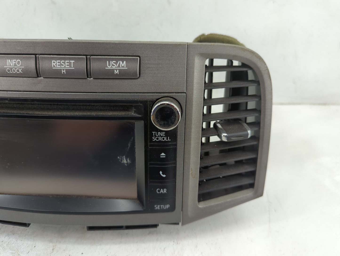 2013-2014 Toyota Venza Radio AM FM Cd Player Receiver Replacement P/N:68140-0T010 Fits Fits 2013 2014 OEM Used Auto Parts - 