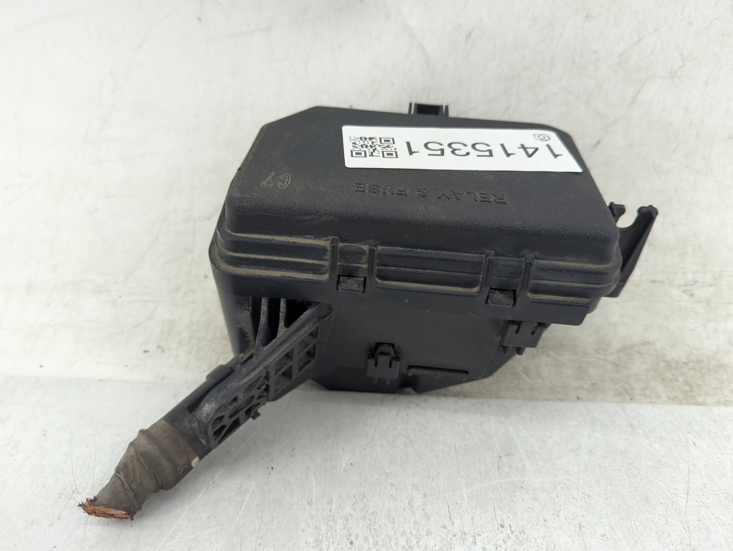 2012-2019 Toyota Yaris Fusebox Fuse Box Panel Relay Module Fits Fits 2012 2013 2014 2015 2016 2017 2018 2019 OEM Used Auto P