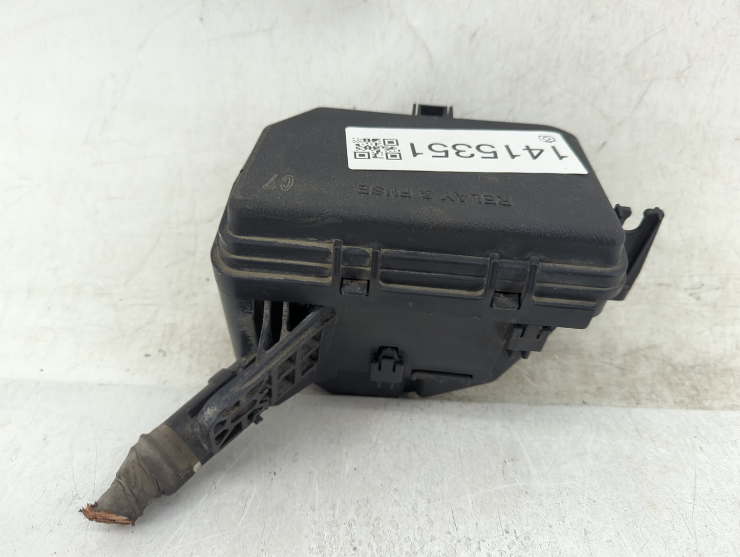 2012-2019 Toyota Yaris Fusebox Fuse Box Panel Relay Module Fits Fits 2012 2013 2014 2015 2016 2017 2018 2019 OEM Used Auto P