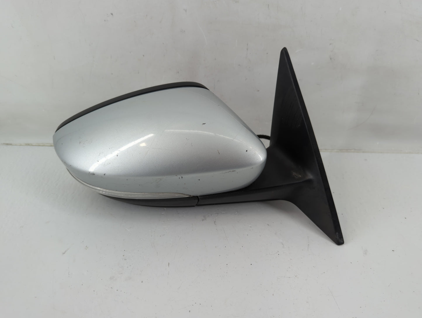 2012-2019 Volkswagen Beetle Passenger Side View Mirror - Right Door Mirror OEM Used - Oemusedautoparts1.com