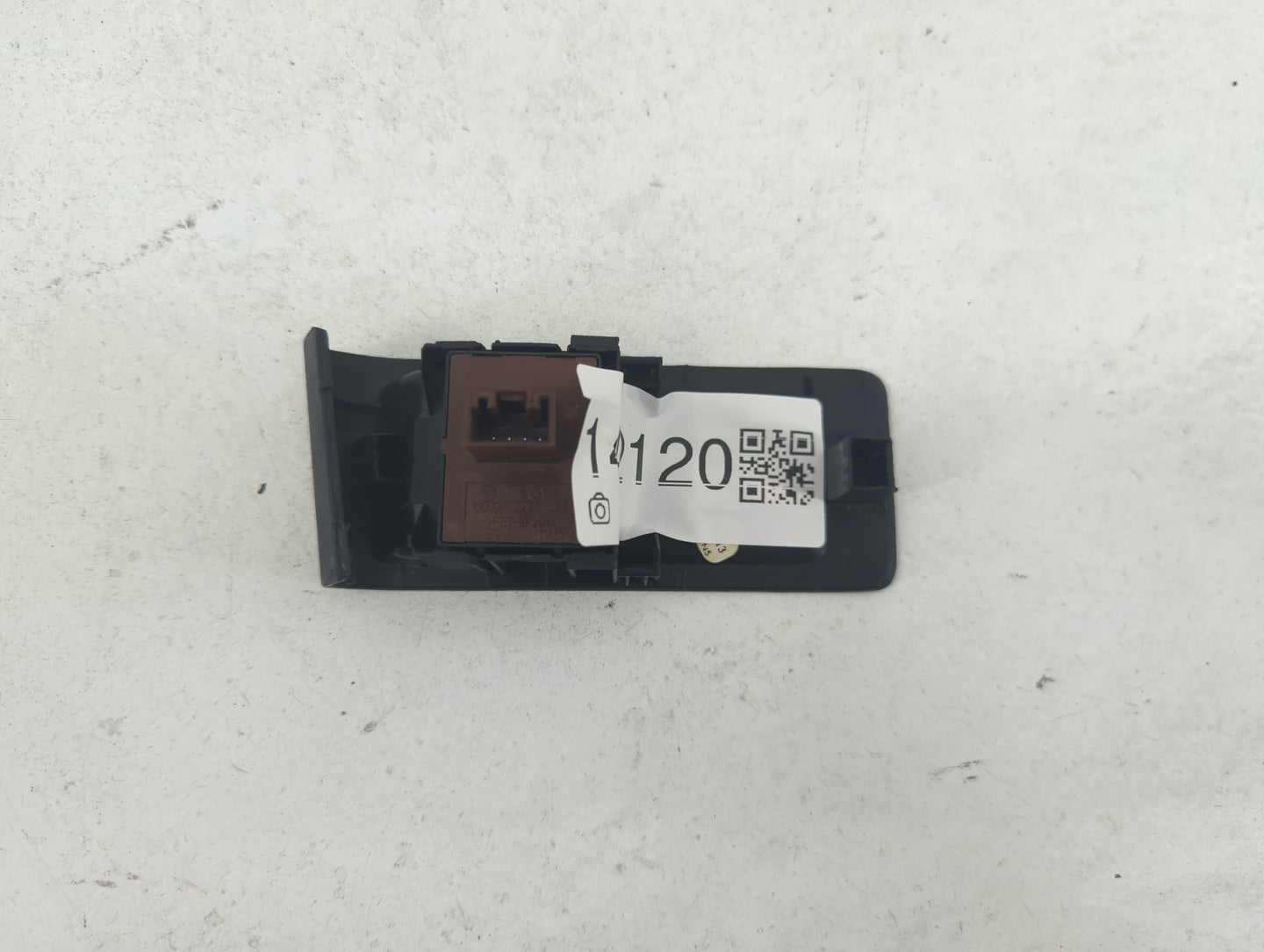 2012-2019 Volkswagen Beetle Master Power Window Switch Replacement Driver Side Left Fits OEM Used Auto Parts - Oemusedautopa