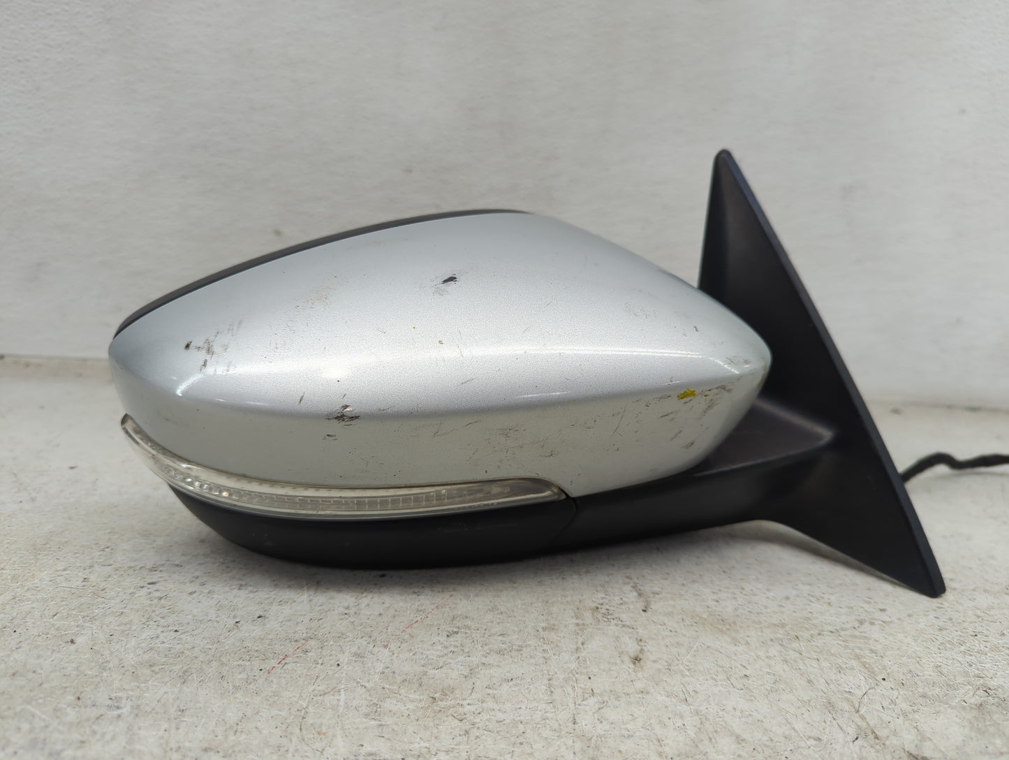 2012-2019 Volkswagen Beetle Passenger Side View Mirror - Right Door Mirror OEM Used - Oemusedautoparts1.com