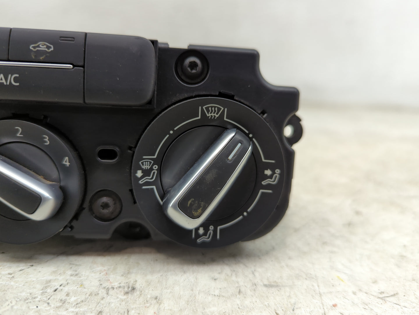 2012-2016 Volkswagen Beetle Climate Control Module Temperature AC/Heater Replacement P/N:90151-0001 90151-905 Fits OEM Used 