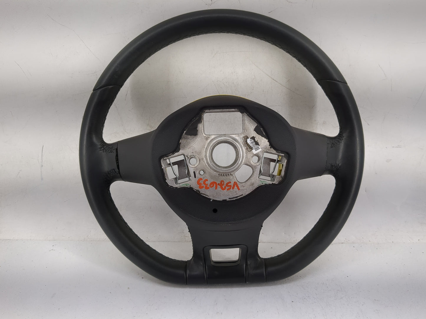 2014 Volkswagen Beetle Steering Wheel Oem Black - Oemusedautoparts1.com