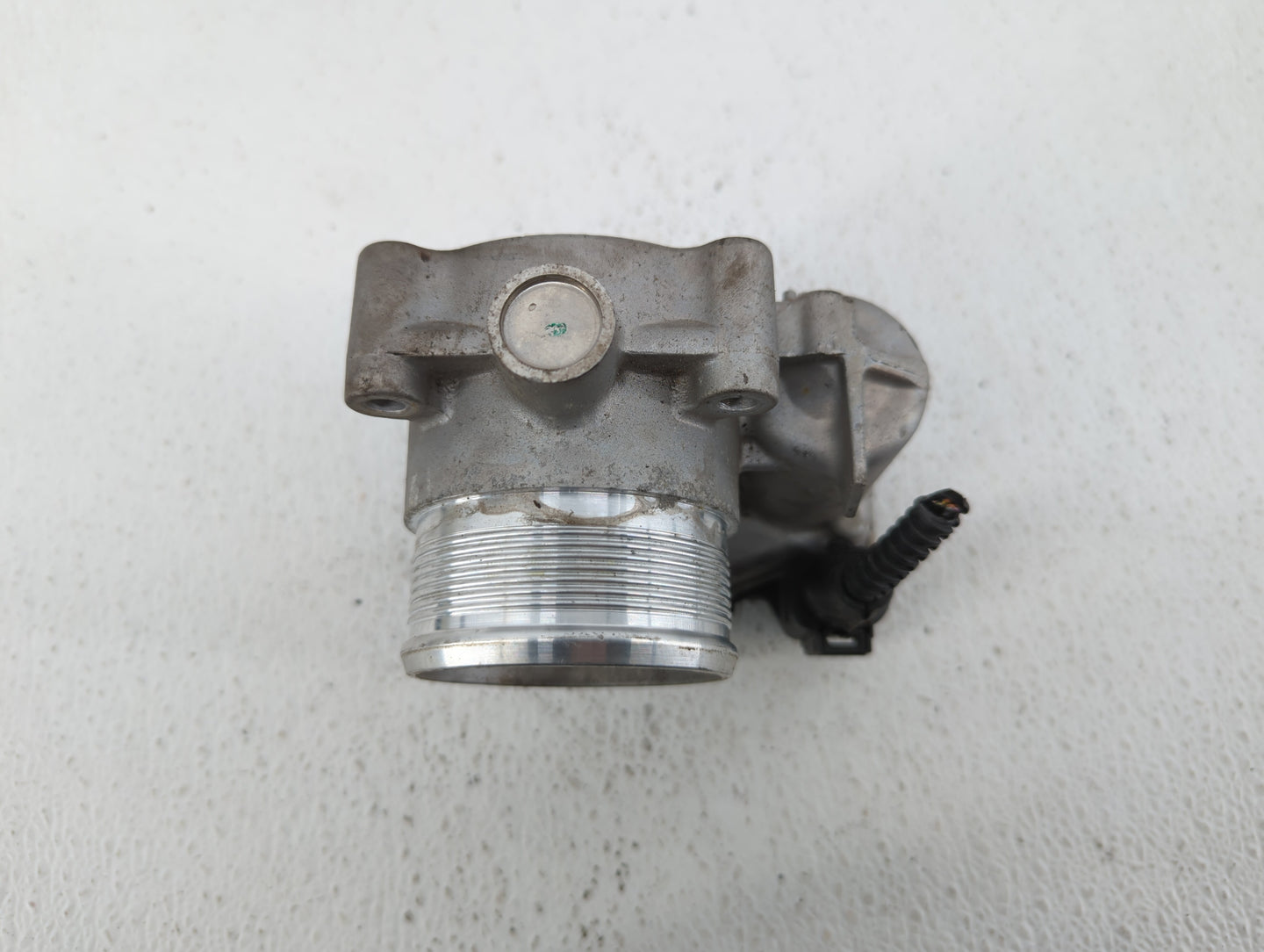 2014-2017 Volkswagen Beetle Throttle Body P/N:06K 133 062 D Fits Fits 2014 2015 2016 2017 OEM Used Auto Parts - Oemusedautop