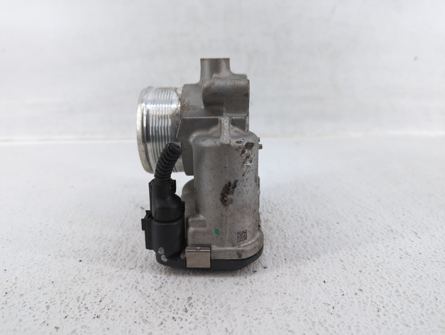 2014-2017 Volkswagen Beetle Throttle Body P/N:06K 133 062 D Fits Fits 2014 2015 2016 2017 OEM Used Auto Parts - Oemusedautop