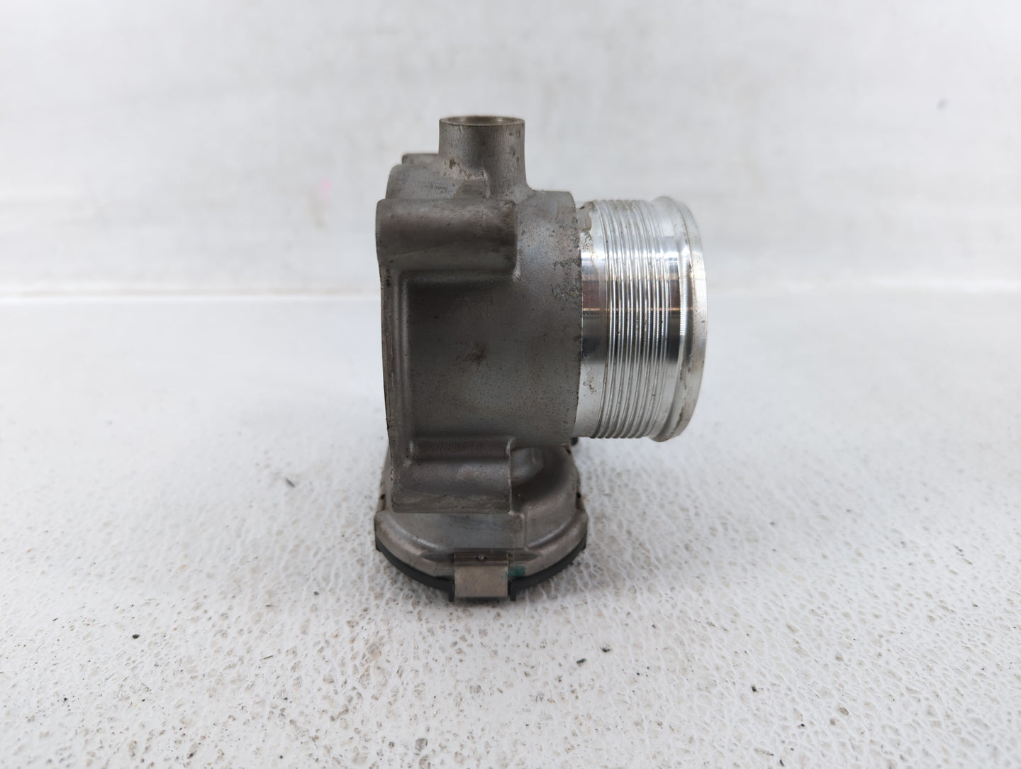 2014-2017 Volkswagen Beetle Throttle Body P/N:06K 133 062 D Fits Fits 2014 2015 2016 2017 OEM Used Auto Parts - Oemusedautop