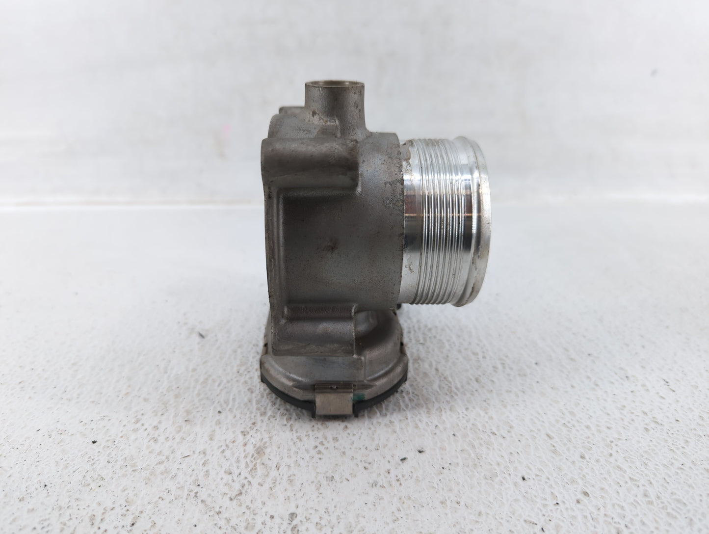2014-2017 Volkswagen Beetle Throttle Body P/N:06K 133 062 D Fits Fits 2014 2015 2016 2017 OEM Used Auto Parts - Oemusedautop